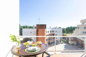 Lumina Duplex by Portugal Active