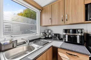 Nene Lodge at Billing Aquadrome by Yoko Property