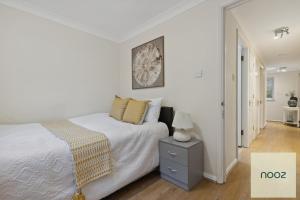 Cozy & Modern 2 Bedroom Apartment in London