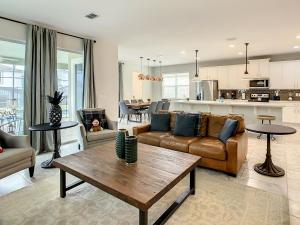 Awesome 6br by Disney with Theme & Game Rm Pool