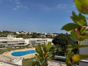 Penthouse, sea view, tennis, swimming pools, 3 foot golf