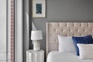 Downtown 2BR AC Mins to Saddledome