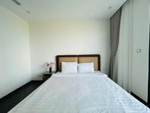 Eco Balcony Apartment - The Opus One Vinhomes Grand Park