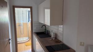 Apartments & rooms Ana Sukosan