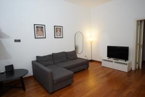 Manzoni House