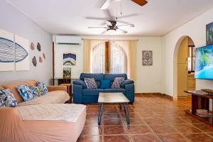 Casa Viking 2BR Surf & Beach Getaway, 10 Min Walk to Playa Grande Beach
