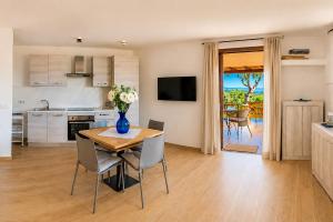 Elegant apartment with enchanting sea views