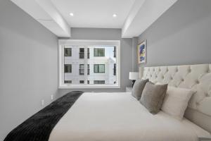 Luxury 2BR Near Stampede Modern AC