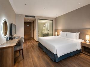 Flamingo Resort - Extra-Kingsize Doublebed 220mx200m - Ocean View Room - Balcony