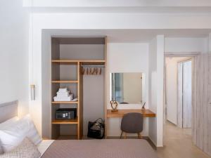 Moonshine Villa - A stones throw from the beach