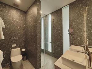 Ambrogio Villas Modern 1BR Tropical Escape