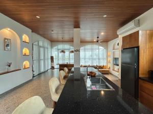 Private Pool Villa with Fast WiFi