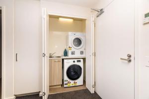 Vision On Morphett 2BR Apartment With Parking