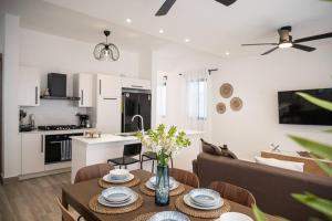 3BR Tropical Villa, Gated, 7 guests, Near Beach