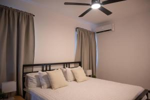 3BR Tropical Villa, Gated, 7 guests, Near Beach