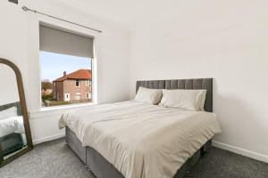 Charming 3 BDR near Glasgow-Sleeps 8-Parking