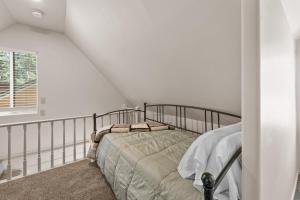 Big Bear 4 Seasons - Pet Friendly, Fenced Yard, Barbecue, Walk to Lake