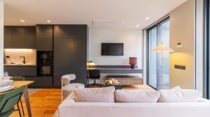 Premium Flat, Balcony, Metro, Porto Business School