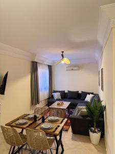Superbe Studio Cosy avec Piscine ,Balcon