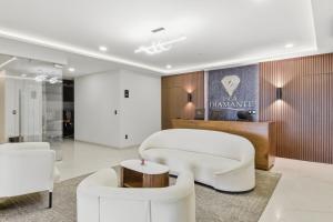 New Lux Tower with Double King bed great Views on the Malecon