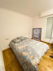 Ondarreta Beach Apartment with direct access free parking