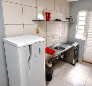 Estúdio Ótimo Preço na Meia Praia Completo, Ar, Wi-Fi, Cozinha e Vaga ZZZ