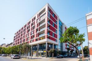 Stylish Modern Apartment with Balcony UCL Final Weekend