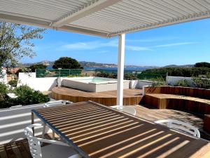 Like at Home - Boutique A6 Sea view, Private Terrace & Pool