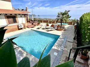 Villa Belvedere di Altavilla with Pool and Near The Sea