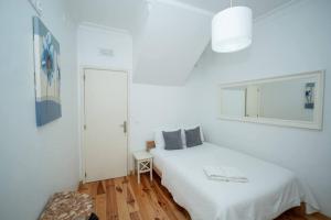 3-Bedroom Apartment with Terrace in Lisbon