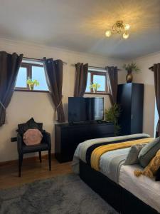 Studio A - Newly renovated 2 bed studio