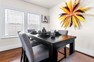 Cozy Upscale Montrose Loft Pool Table + Wine