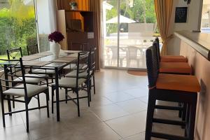 Casa con Piscina Privada, Air Hockey y Bolirana