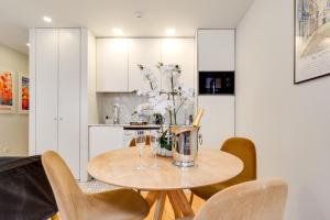 Magnolia 4 Luxury with AC Metro Downtown Porto