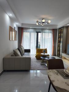 The Luxe on Exter Heights