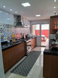 Show de apartamento na Praia do Morro - Guarapari - 3Q - Área externa com churrasqueira - 2 vagas garagem - Wifi - 100m da praia - ar condicionado