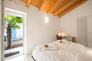 Sara’s Garden Home - Happy Rentals