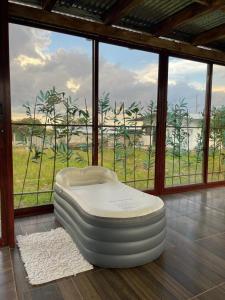 Retreat moderno con fogata