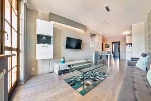 Bulwar Portowy, Sun & Snow