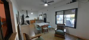 Casa totalmente Equipada con Patio amplio y Pileta