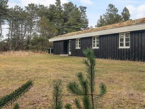 6 person holiday home in Ålbæk