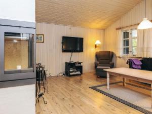 6 person holiday home in Ålbæk