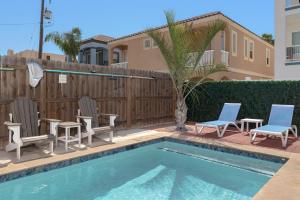House of Neptune Steps from the sea and private pool