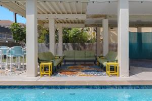 House of Neptune Steps from the sea and private pool