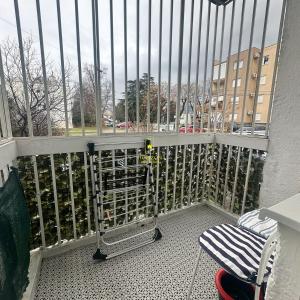 Central Hub Apartment, Free Parking and Travel Base