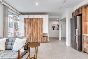 Modern Downtown Studio Walk to English Bay