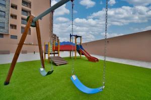 Luxury Apartment 2Bd Residence with Pool & Private Parking