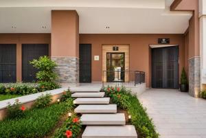 Luxury Apartment 2Bd Residence with Pool & Private Parking