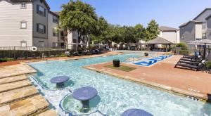 Stylish 3BR Getaway Close to Food & Fun