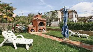 Apartments with parking space Novigrad - 7108